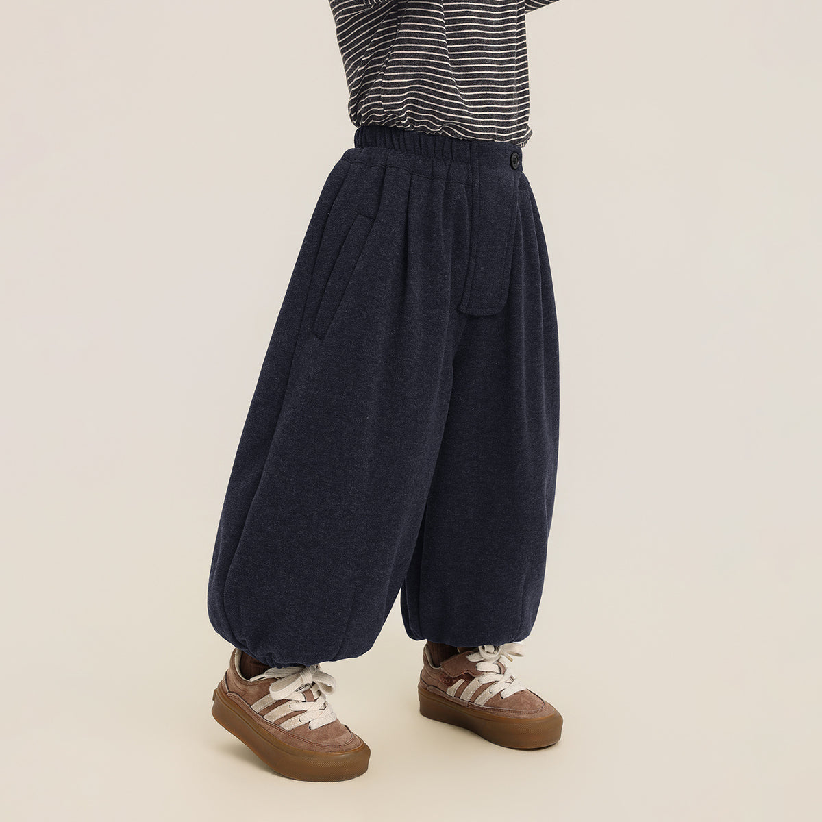フロントボタン付き裏ボアパンツ