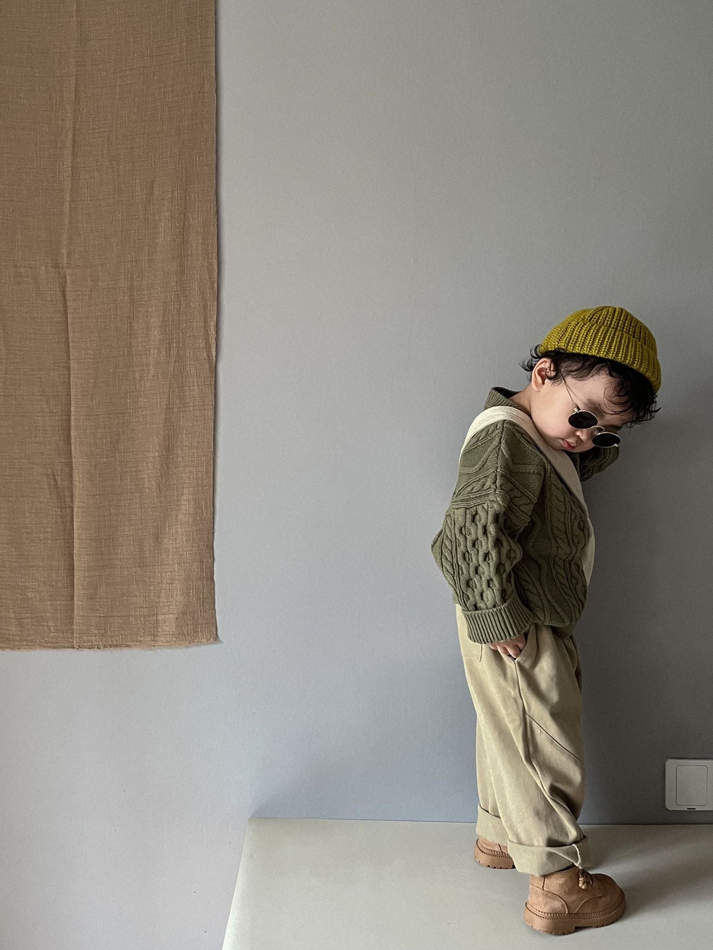 ケーブル編みプルオーバー