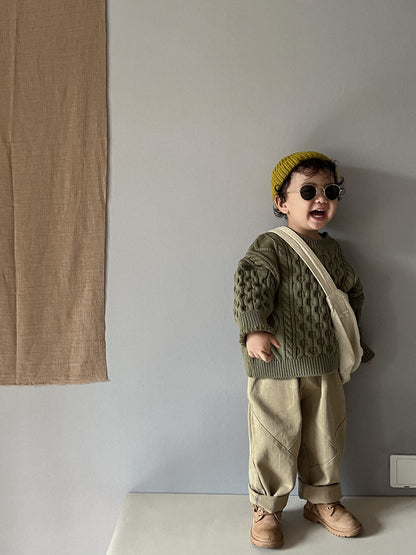 ケーブル編みプルオーバー