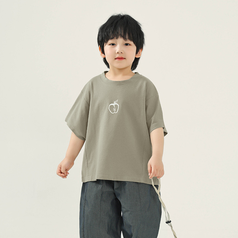 りんごプリントTシャツ