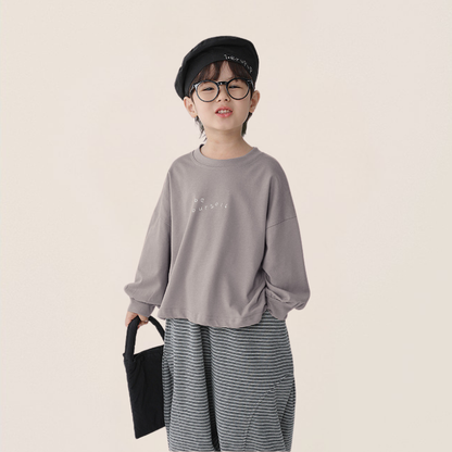 控えめレタリング純綿長袖T