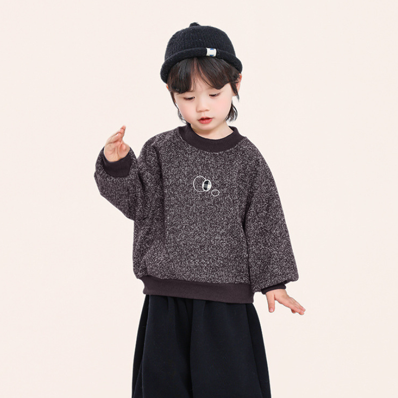 胸元刺繍スウェット