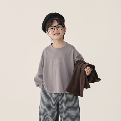 控えめレタリング純綿長袖T