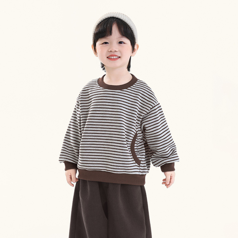 裏ボアボーダー柄プルオーバー