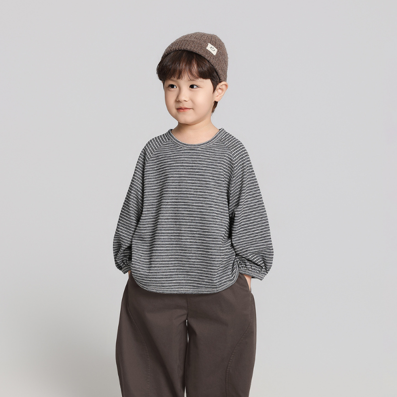 細ボーダー長袖Tシャツ