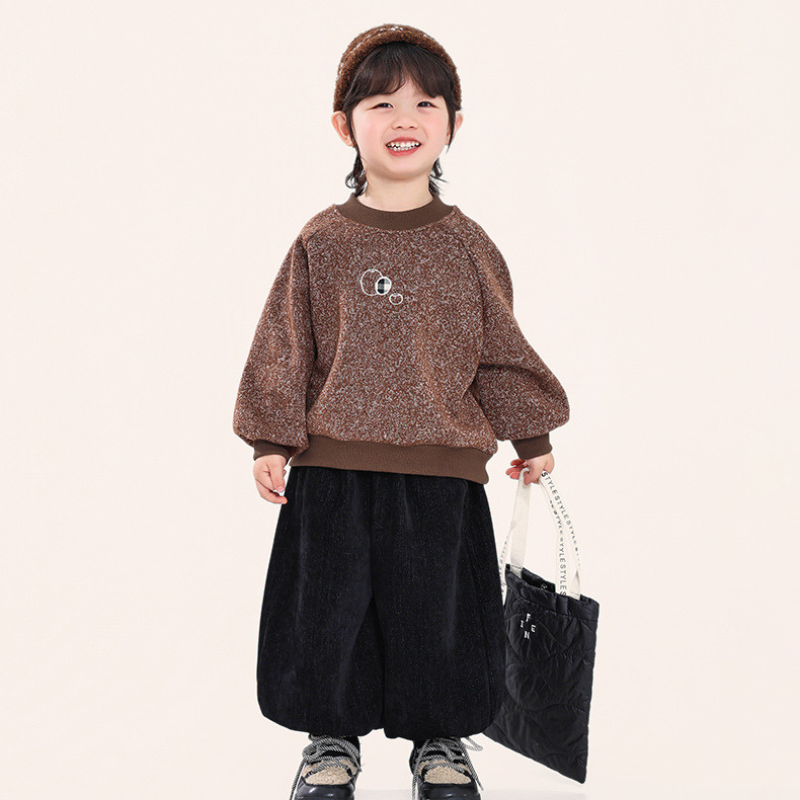 胸元刺繍スウェット