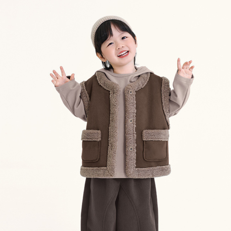 シープボア縁取りベスト