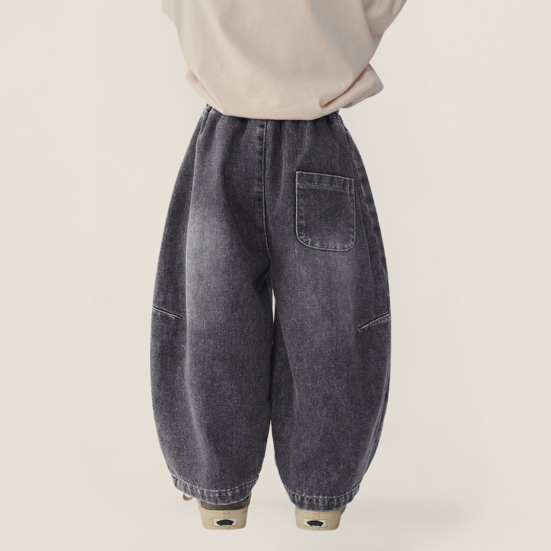 ウォッシュ加工デニムパンツ