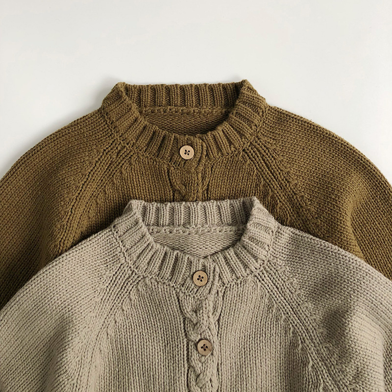 前立てケーブル編みニットカーディガン