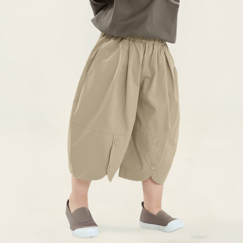 前ボタン飾り7分丈パンツ