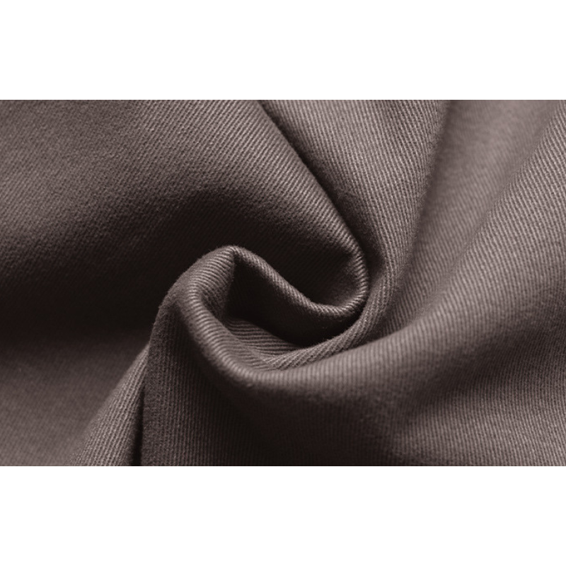 センタープリーツ無地パンツ