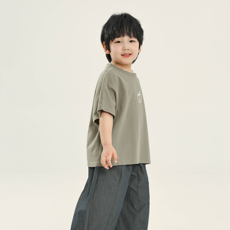 りんごプリントTシャツ