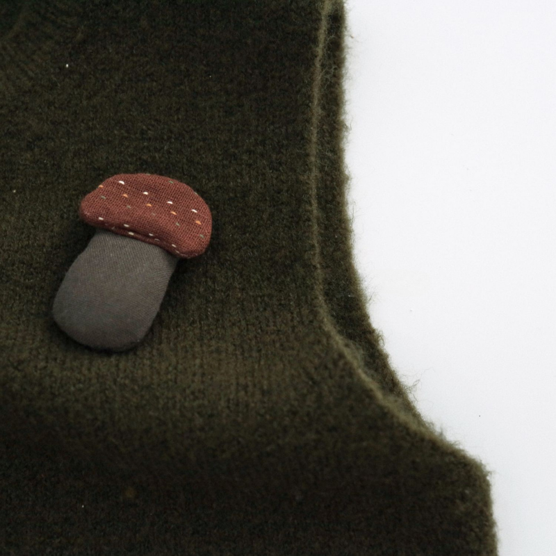 きのこアップリケ ニットベスト