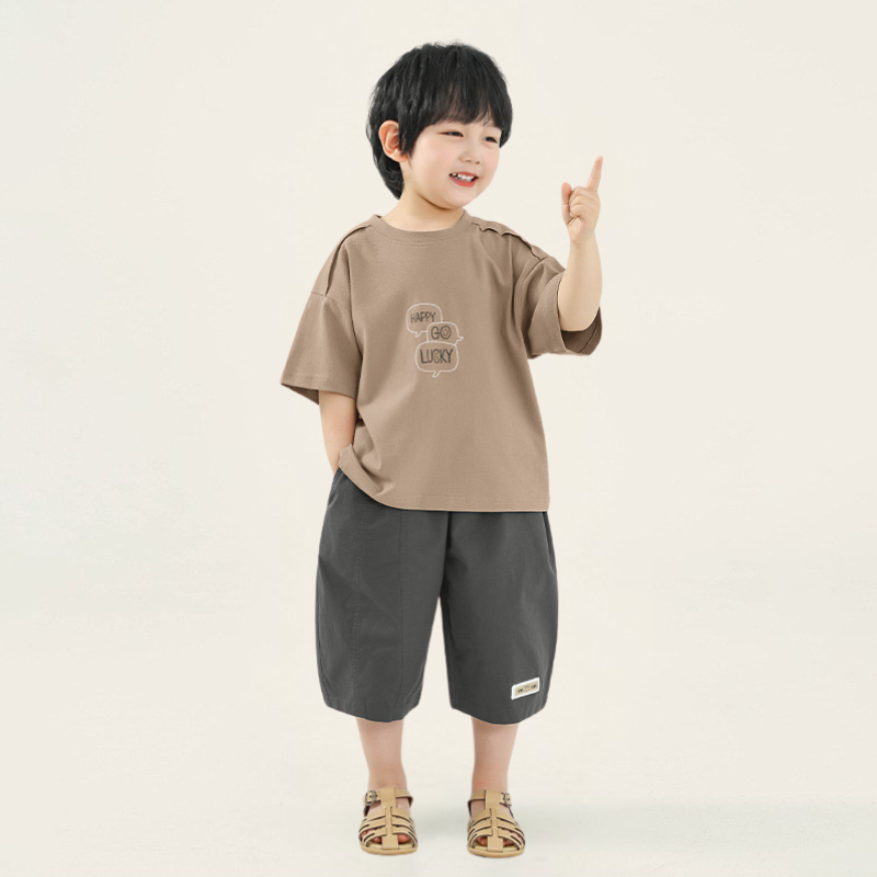 裾タグ付き7分丈パンツ