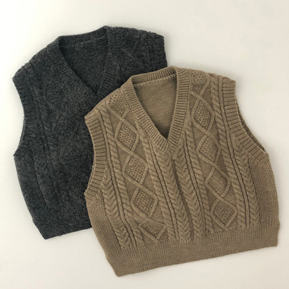 ケーブル編みカシミヤ混ベスト