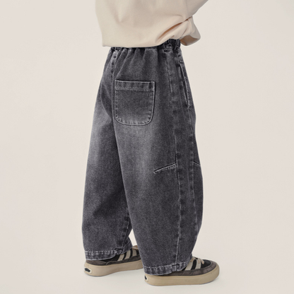 ウォッシュ加工デニムパンツ
