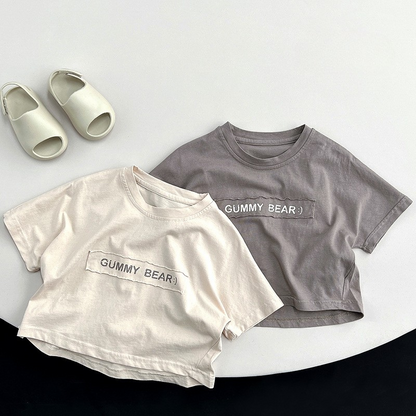 胸元英文プリントTシャツ