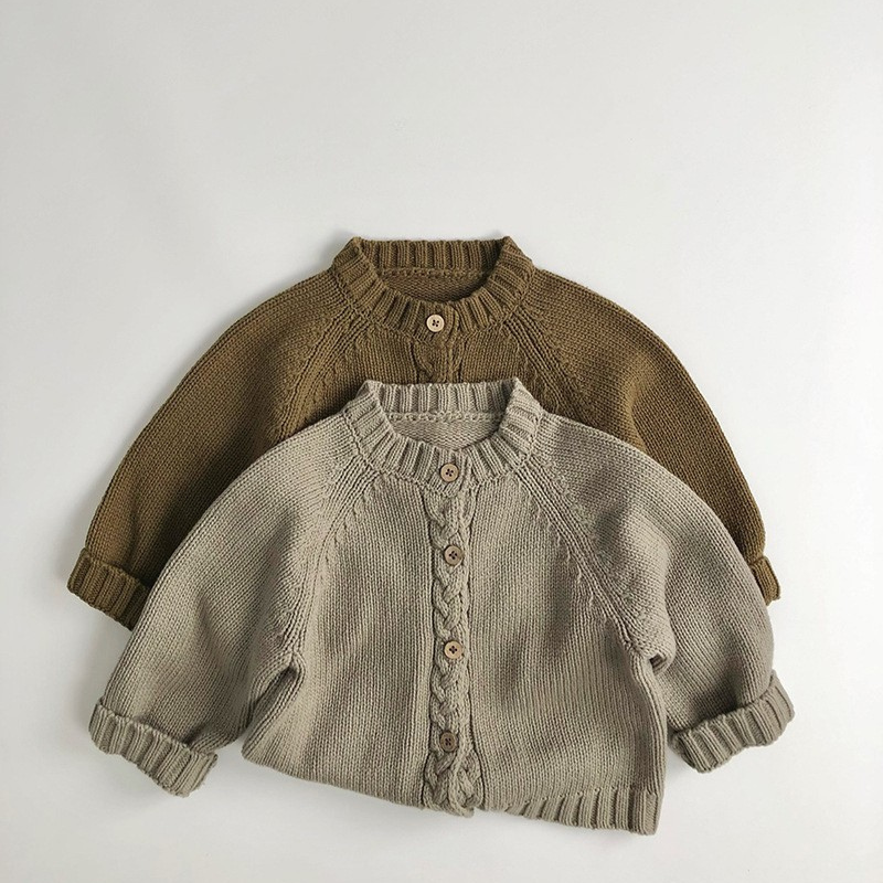 前立てケーブル編みニットカーディガン