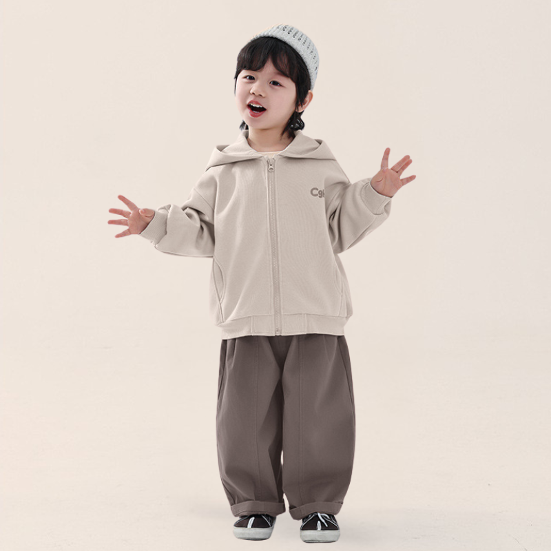 センタープリーツ無地パンツ