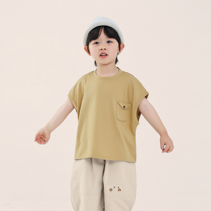 胸元ポケット付きタンクトップ
