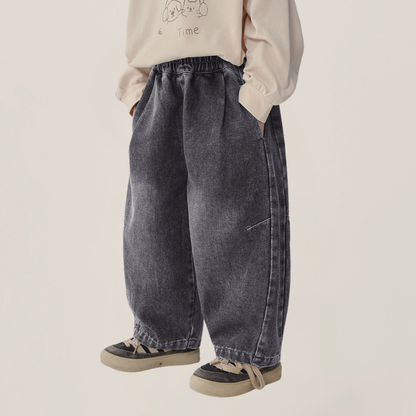 ウォッシュ加工デニムパンツ