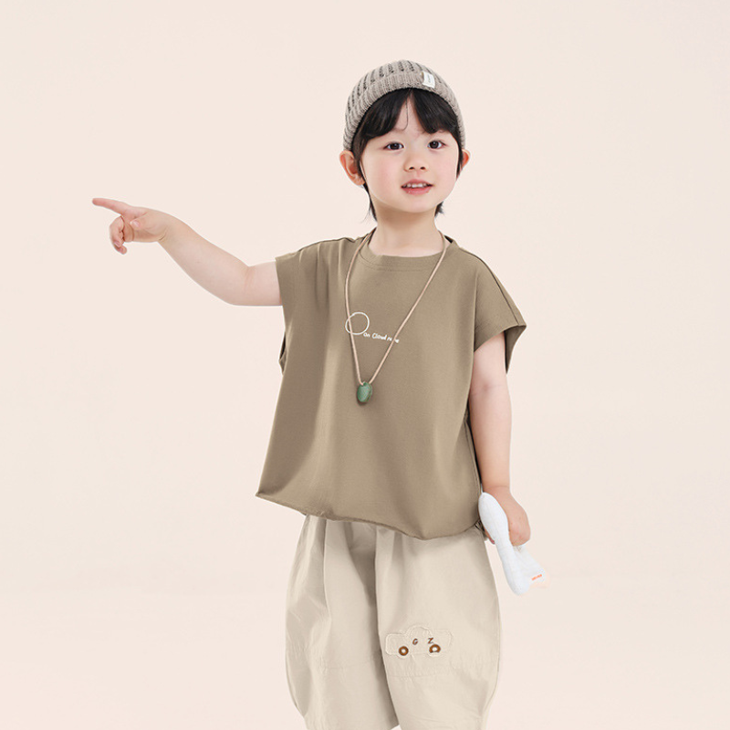 胸元ロゴ薄手タンクトップ