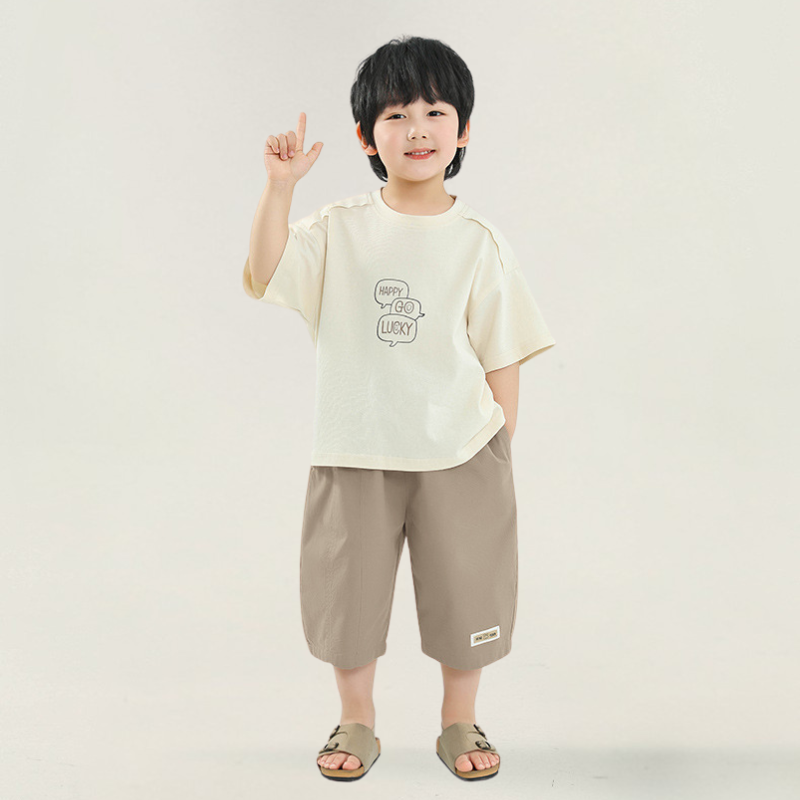 裾タグ付き7分丈パンツ