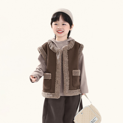 シープボア縁取りベスト