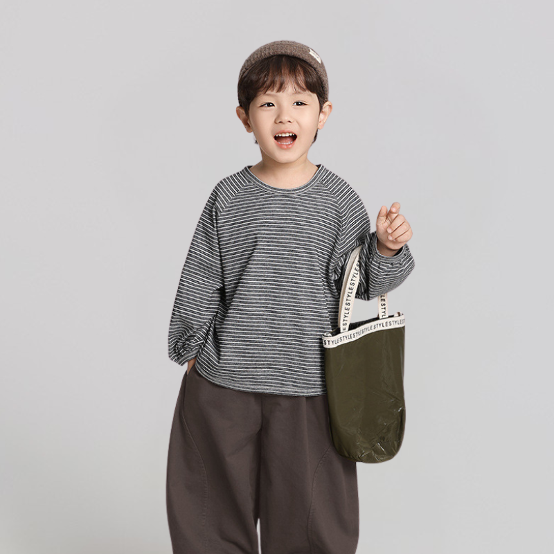 細ボーダー長袖Tシャツ
