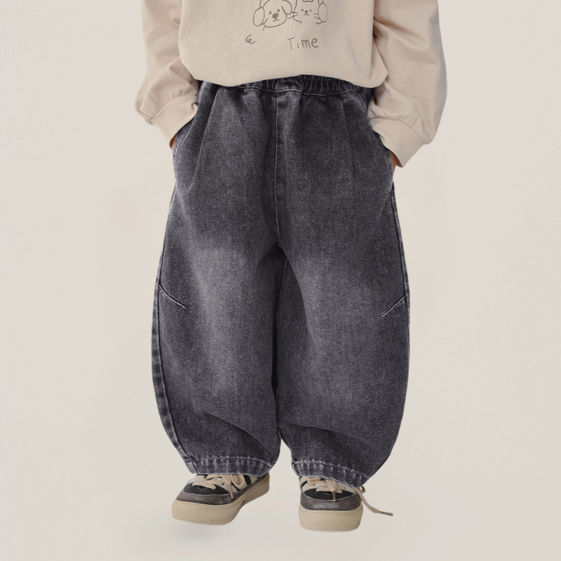 ウォッシュ加工デニムパンツ