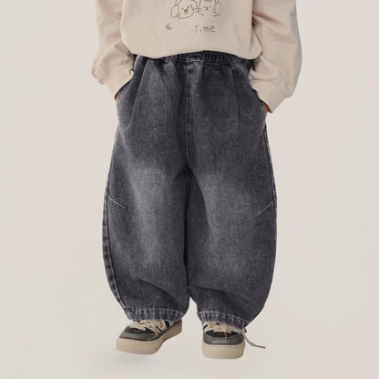 ウォッシュ加工デニムパンツ