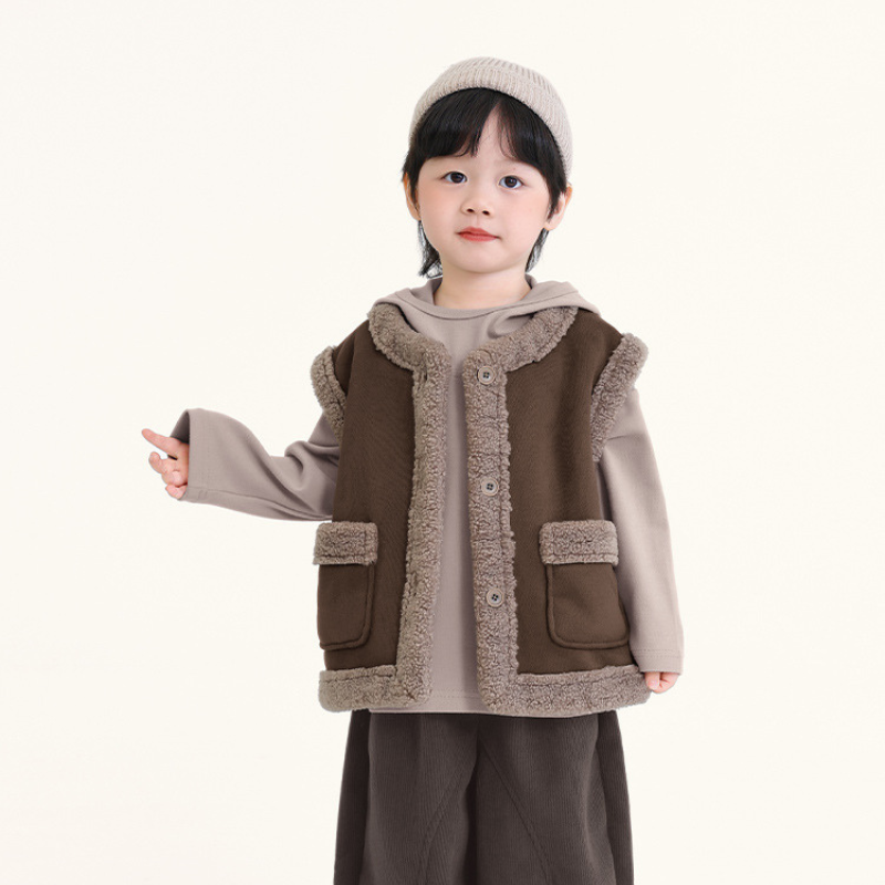 シープボア縁取りベスト