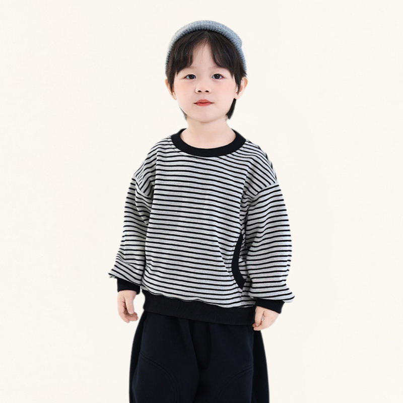 裏ボアボーダー柄プルオーバー