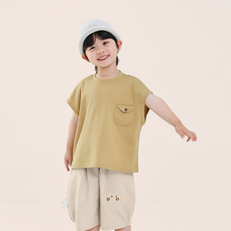 胸元ポケット付きタンクトップ