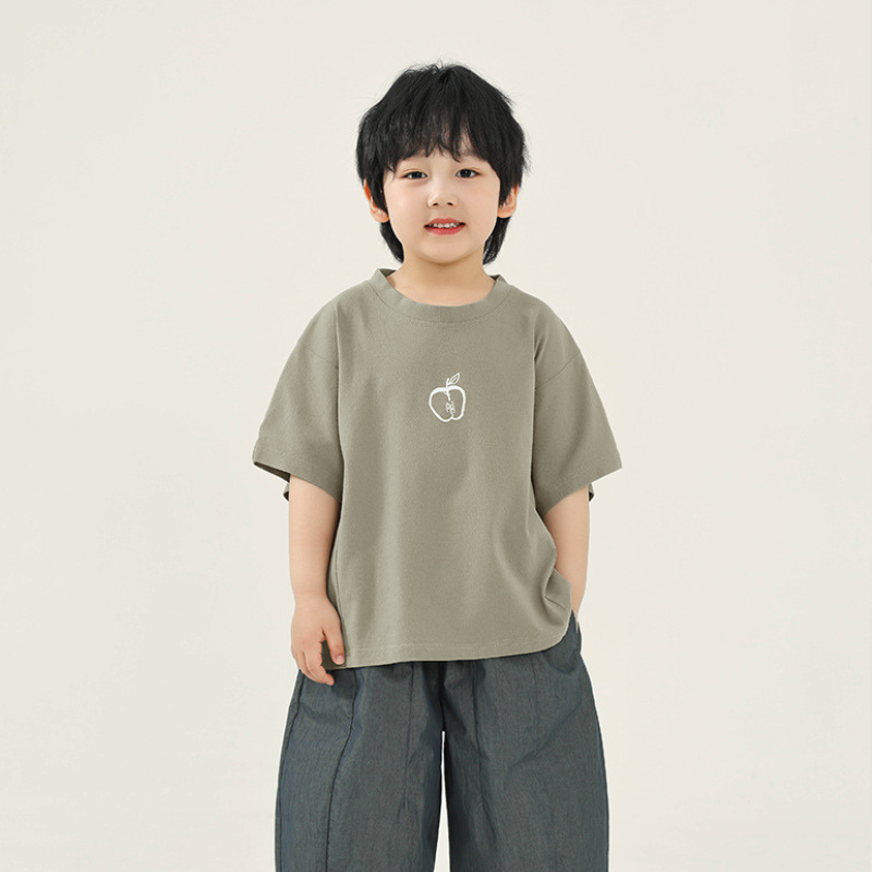 りんごプリントTシャツ