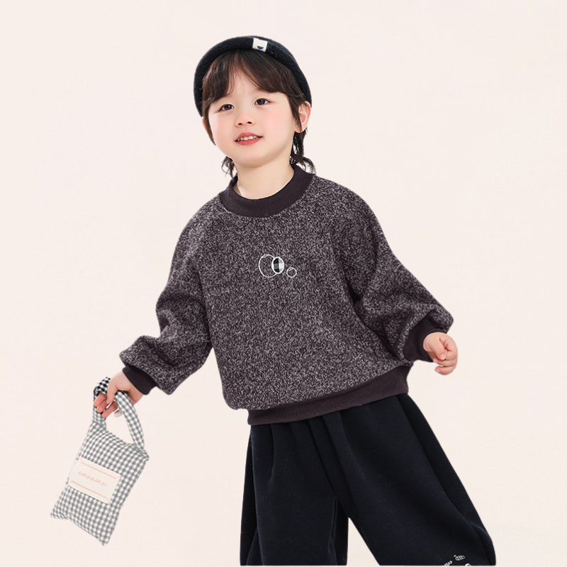 胸元刺繍スウェット