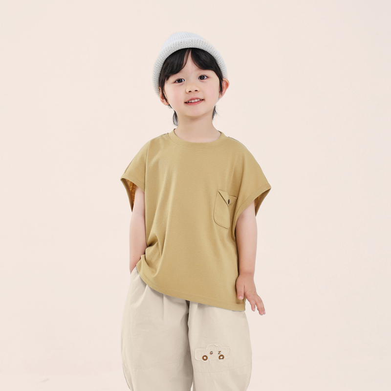 胸元ポケット付きタンクトップ