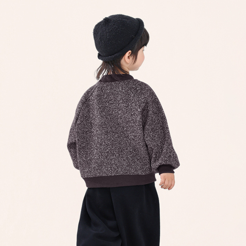 胸元刺繍スウェット