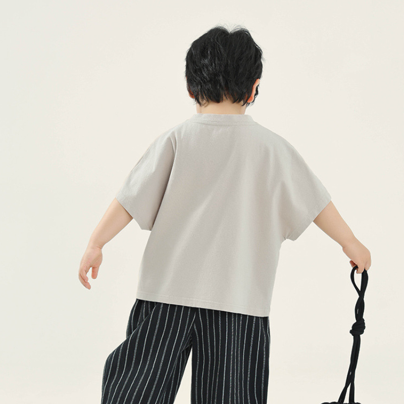 りんごプリントTシャツ